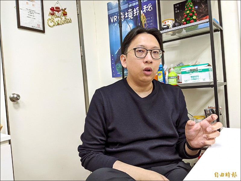 台北科技大學互動設計系專任助理教授葛如鈞表示，虛擬貨幣本身就是跨國匯兌的好工具，PayPal、特斯拉、華爾街都開始接受使用。
（記者陳炳宏攝）