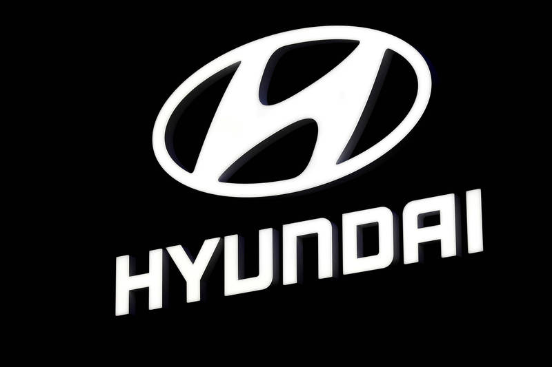 全球汽車業面臨晶片荒,南韓現代汽車(Hyundai Motor)產能傳出4月起將受到影響。(路透)