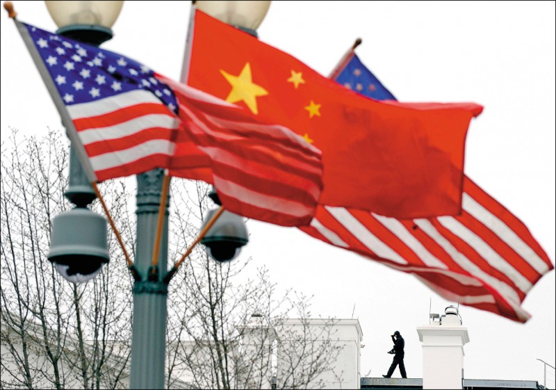 美參議院十七日以八十六票對十一票，同意推進強化美國科技競爭力以抗衡中國的「無盡前沿法案」，5年內預定投資1100億美元於人工智慧、5G、量子運算等關鍵科技領域，預料月底通過法案。（法新社）