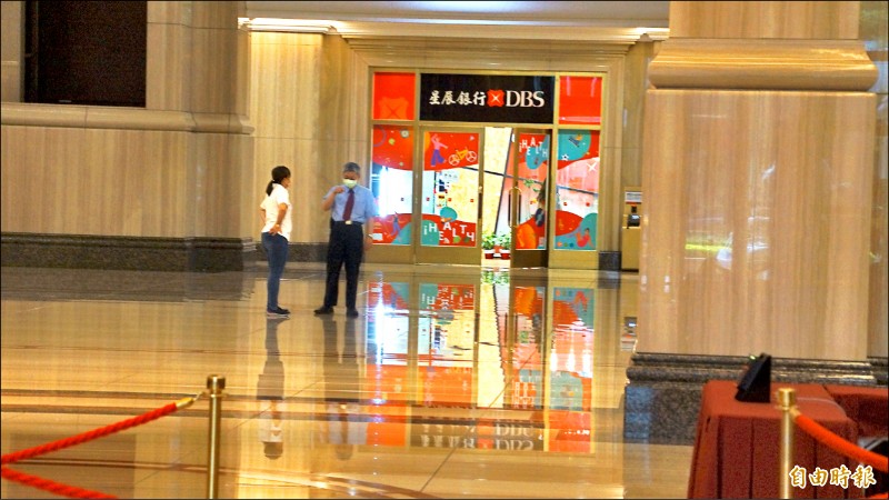 因應疫情，9成7銀行實施「居家辦公」。（記者靳昌玲攝）