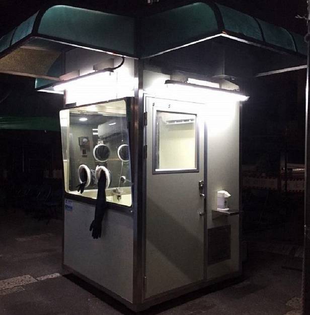 工研院漏夜搭建兩座正壓採檢亭，立即投入臺北中興醫院與剝皮寮的篩檢工作，緩解第一線採檢人員的壓力。（本文轉載自工業技術與資訊月刊）