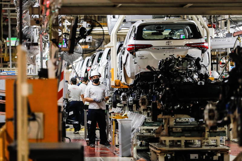 IHS Markit報告預估,今年全球汽車產量將減少多達710萬輛。(歐新社資料照)