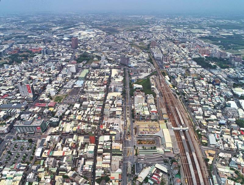 岡山空拍照。（高雄市都發局提供）