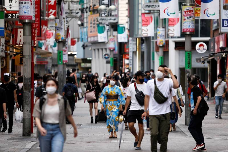 日本、韓國疫情仍十分嚴峻。（資料照路透）