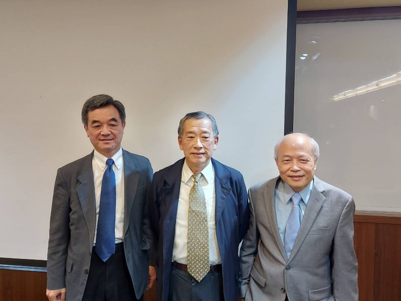 浩鼎董事長張念慈（中）（記者陳永吉攝）