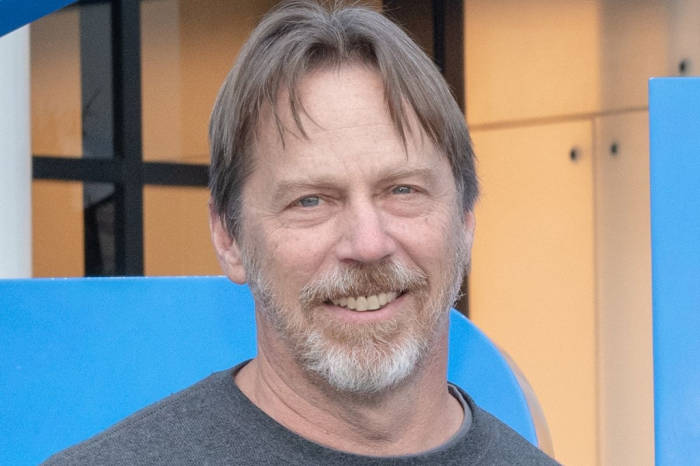 全球晶片知名設計師Jim Keller。（圖取自The Verge）