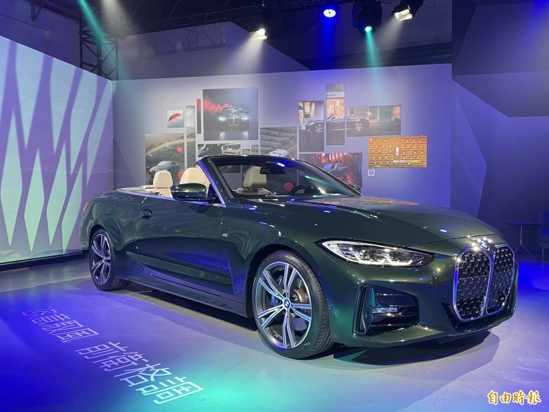 汎德今天假松山文創園區舉辦BMW「THE 4前衛美學特展」，集結所有BMW 4系列家族，讓4系列Coupé雙門跑車與4系列Convertible敞篷跑車同步高調亮相。（記者楊雅民攝）