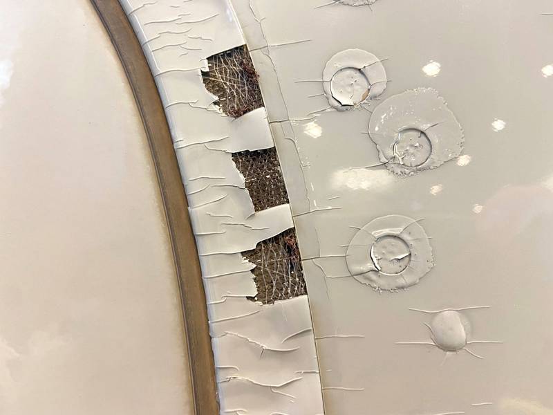 卡達航空稱飛機表面出現損壞。（路透）
