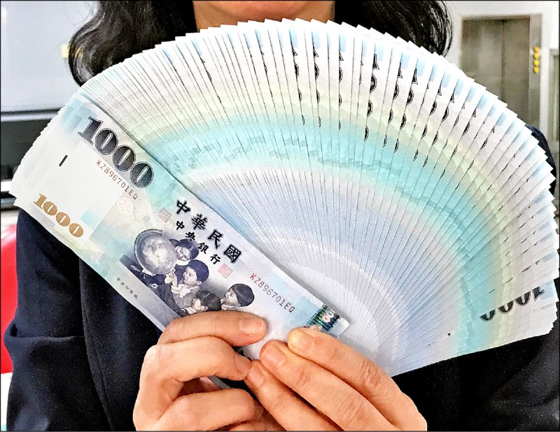 中央銀行統計二○二一年前十一月M2平均年增率八．七八％，是一九九八年以來的二十三年最高，超過M2成長參考區間上限六．五％。（資料照）