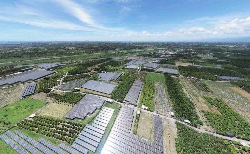 屏東縣邁向百分之百民生綠電。（屏縣府提供）