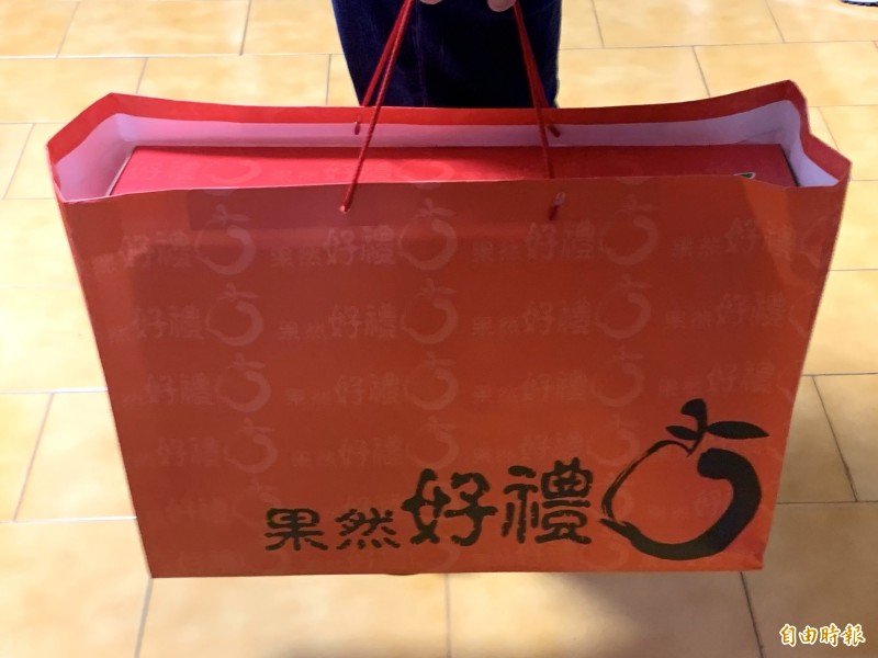 初二回娘家，記得帶伴手禮。（記者陳鳳麗攝）
