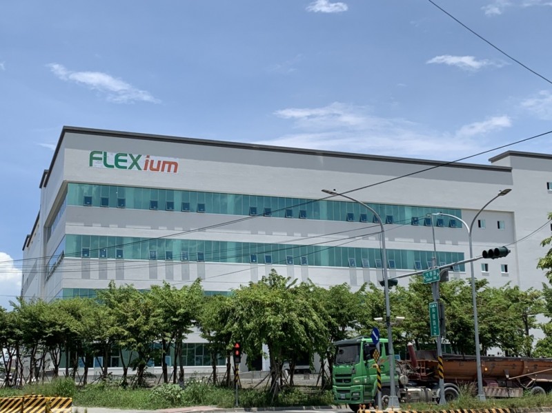 台郡位於高雄的廠區受到停電影響進行停產。（記者卓怡君攝）