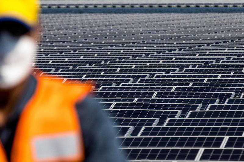 「碳中和」的核心政策為推動各國能源結構轉型，減少火力發電，提升綠色能源比重上升。（資料照，法新）