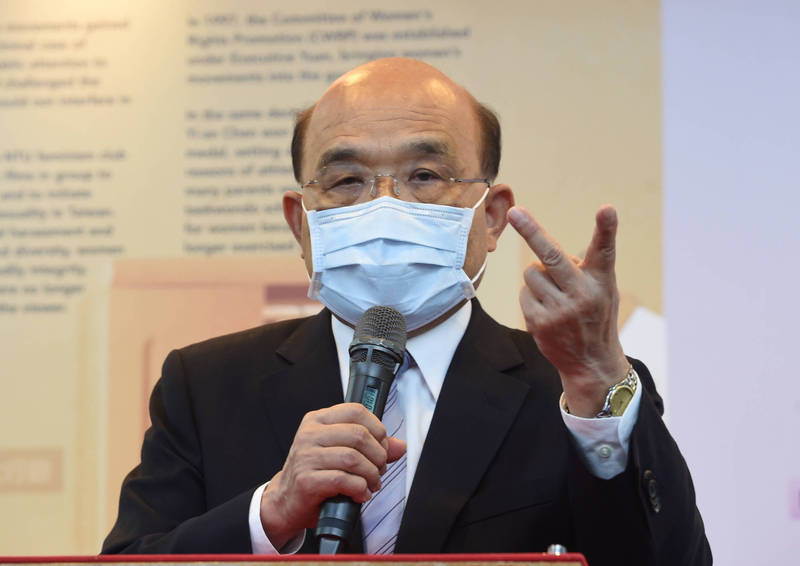 行政院及考試院聯合宣布,退休軍公教月退金今年7月起調高2%。(資料照)