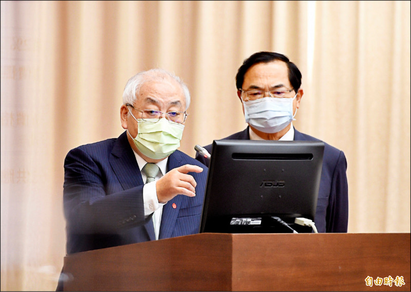 主計長朱澤民（左）。（資料照，記者羅沛德攝）