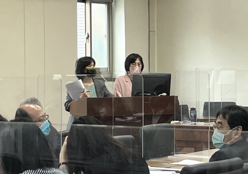 針對快篩試劑的價格波動，公平會今（9日）在立法院答詢時表示，目前查無聯合行為。（記者廖家寧攝）