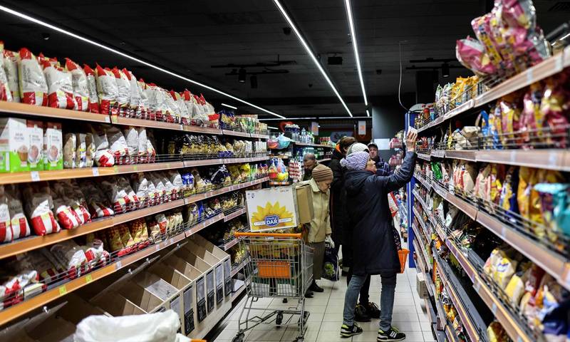 俄羅斯經濟惡化，物價狂飆，許多民眾生活陷入困境，偷竊食品及生活物資的案件激增。（示意圖，法新社）