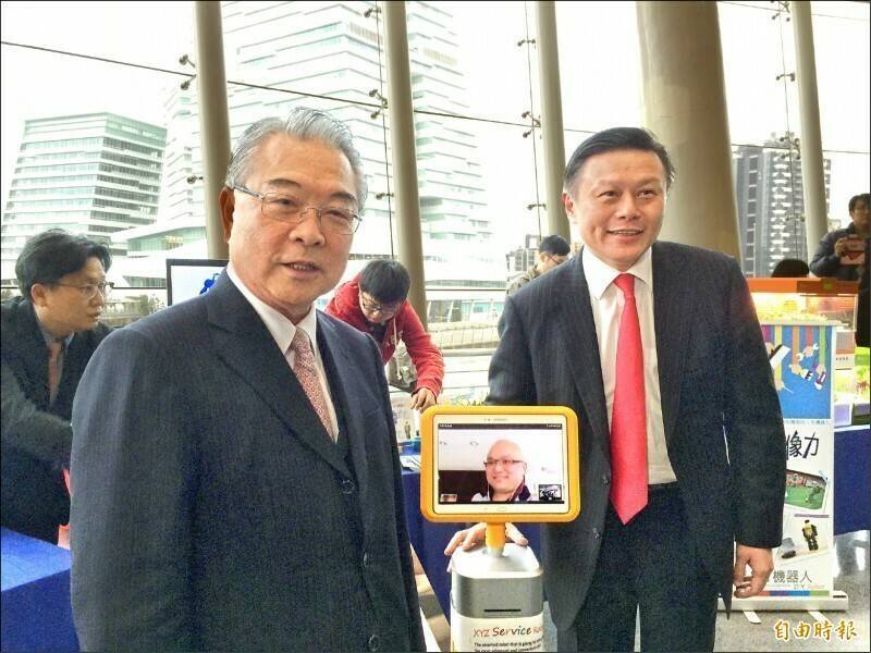 金寶董事長許勝雄（左）、董事沈軾榮（右）。（資料照）