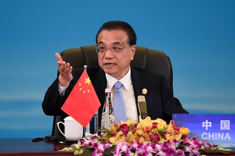 李克強曾多次強調中國經濟面臨下行危機。(路透)
