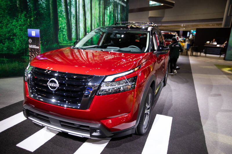 引擎蓋恐自動彈開 日產召回32萬輛SUV