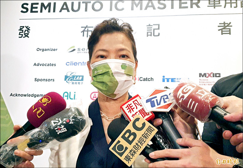 有業者批評未使用核能導致漲電價。經濟部長王美花強調，美、日、法、英都使用核能，電價漲得比台灣更多。（記者張嘉明攝）
