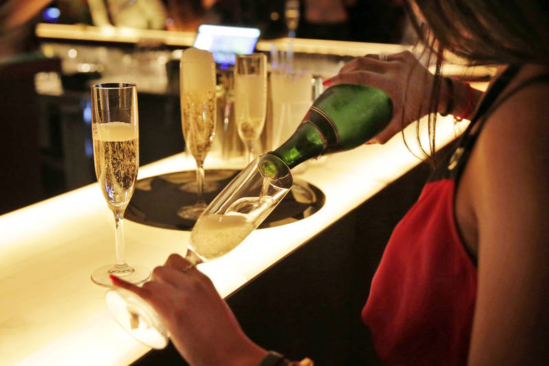 LTN經濟通》對酒難乾杯 疫情重創全球酒業