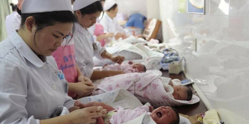 解放軍兵源清零？英媒：中國嬰兒荒 人口災難迫在眉睫