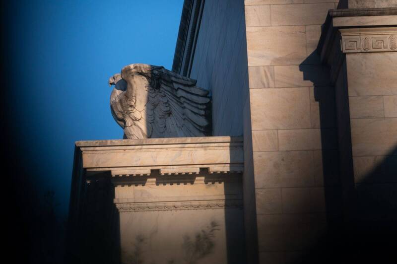 全球央行年會開跑 道瓊上漲322點、費半大漲3.6％
