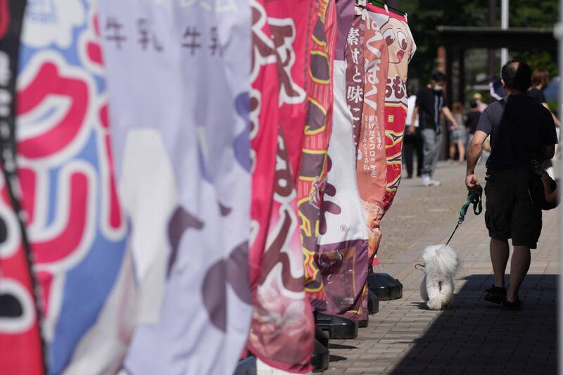 日本10/11起開放自由行，旅遊業人手依舊短缺。（彭博資料照）