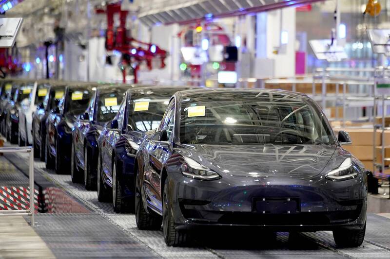 電動車大廠「特斯拉(Tesla)」擬將在中國製造的電動汽車出口到美國和加拿大。(示意圖,路透)