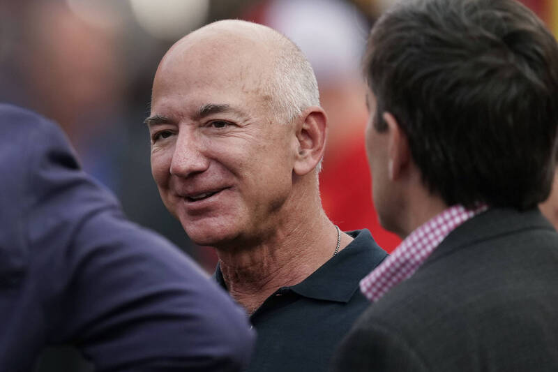 貝佐斯（Jeff Bezos）以2.5億美元收購《華盛頓郵報》（The Washington Post）。（美聯資料照）