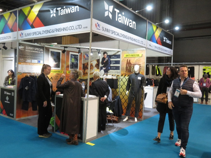 法國國際安全博覽會近日展出，紡拓會首度組團參展。（紡拓會提供）