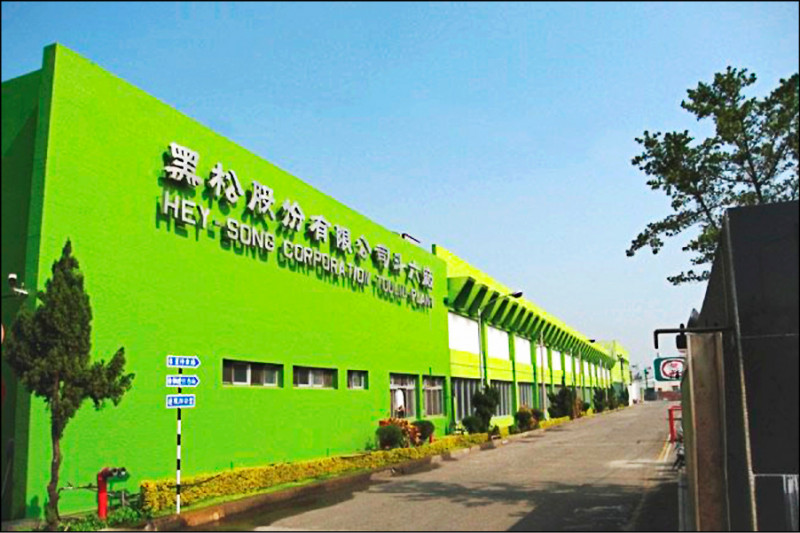 上市櫃公司上演經營權之爭,股價在開戰時多數會上漲,一旦經營權之爭勝負底定,股價走勢便開始回跌。圖為黑松。(資料照)