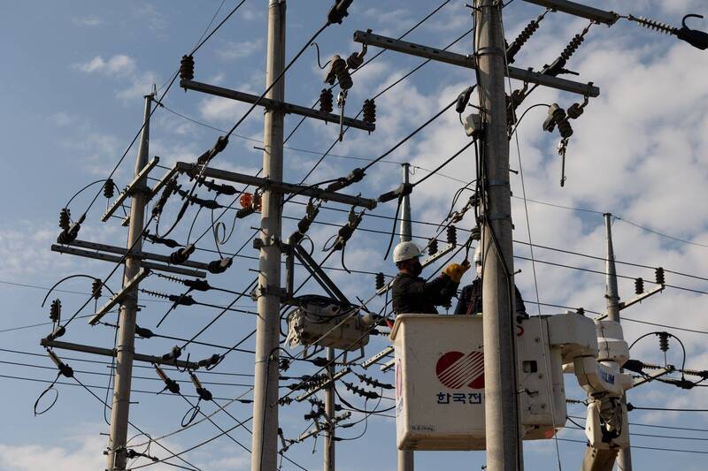 State-owned power companies have suffered a great loss. South Korea ...