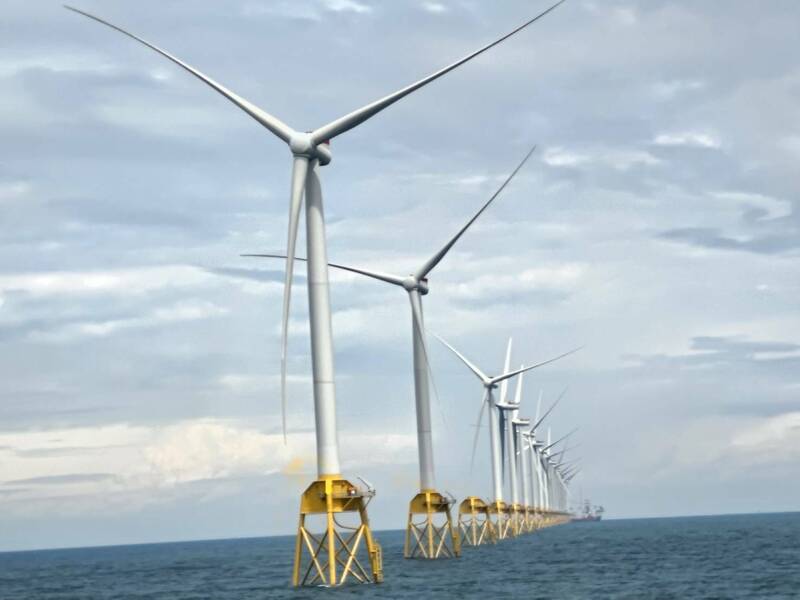 彰化縣政府經綠處預估今年綠電版圖會再擴大，又以離岸風機增加121座，是目前21座接近6倍之高。（縣府經綠處提供）