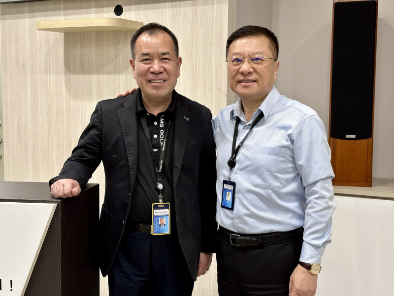 樺漢董事長朱復銓（右）、總經理蔡能吉（左）。（記者方韋傑攝）