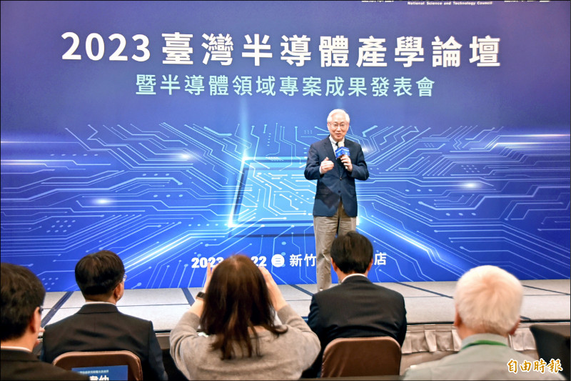 國科會主委吳政忠表示，台灣已提早布局次奈米尺度半導體，拚2030年矽製程超越全球。（記者吳柏軒攝）