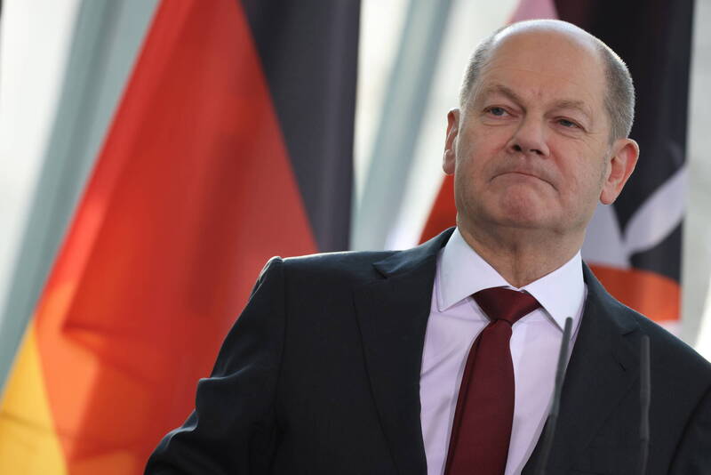 市場憂德銀CDS飆升恐成下個瑞信,蕭茲趕緊出面滅火。(歐新社)