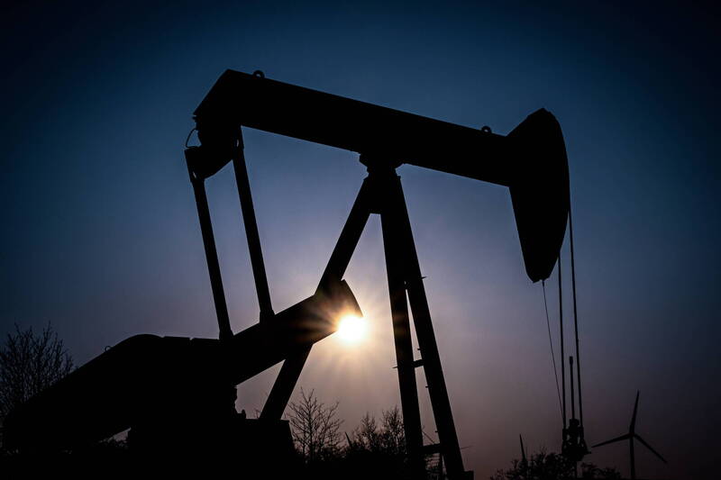 OPEC+減產後油價持穩 國際油價連漲3週