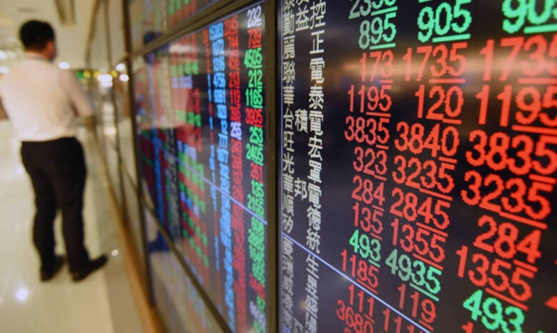 外資上週賣超台股逾50億元，呈現「賣電子、買金融」趨勢。（示意圖，資料照）