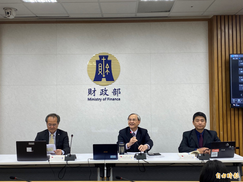 財政部表示，截至今日下午1點，已超過1600萬人領取6000元。（記者鄭琪芳攝）
