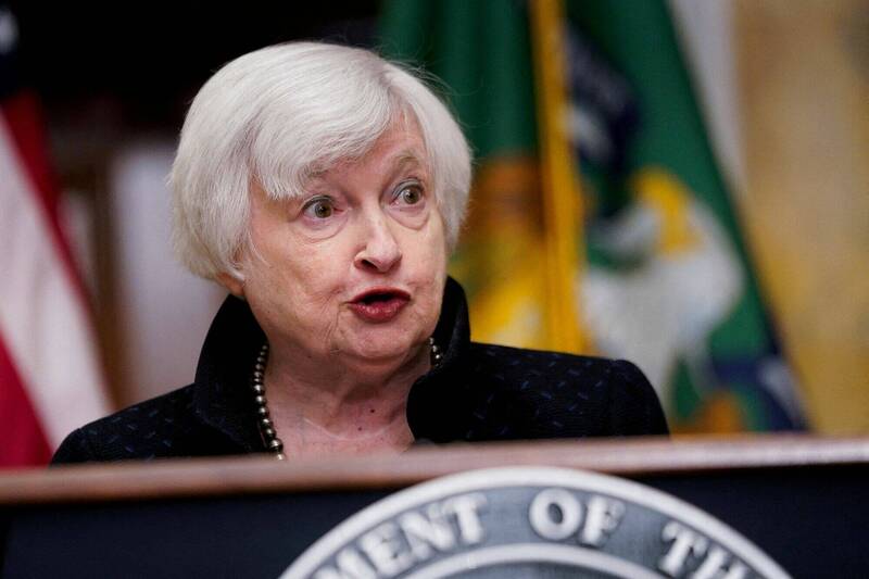 美國財長葉倫(Janet Yellen)週四在華府約翰霍普金斯大學高等國際關係學院發表上任以來最重要演說,她指出拜登政府準備接受美國經濟的損失,以保護美國不受來自中國的威脅。 (路透)