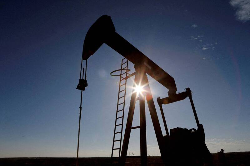 國際油價收高 需求擔憂致本週重挫逾5％