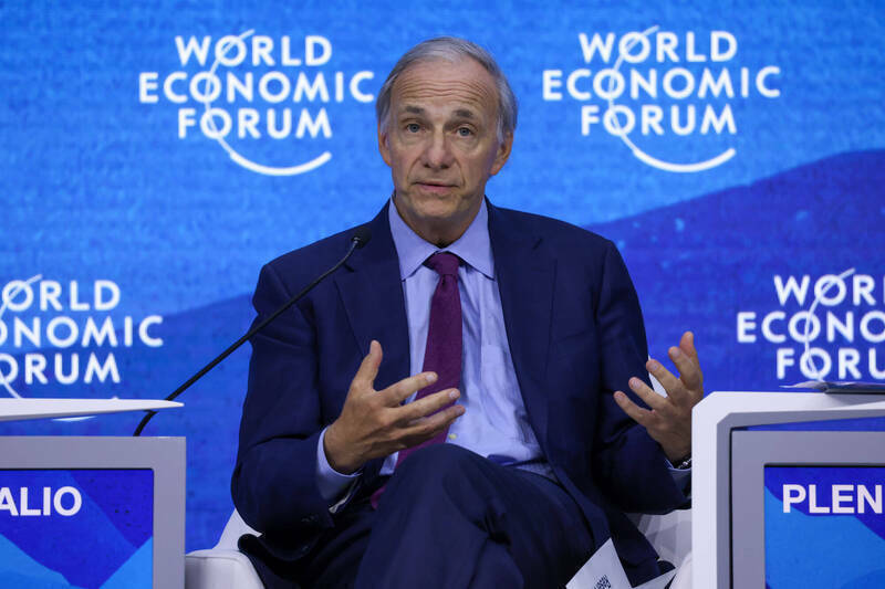 全球最大避險基金橋水聯合（Bridgewater Associates）創辦人達里歐（Ray Dalio），近日批評中共的治理是「更加獨裁專制」，這是過去半年來他第3度揭露中共統治下的問題。（彭博）