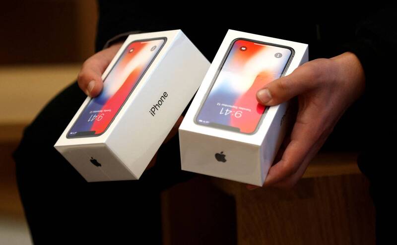 儘管全球電子產品市場低迷，iPhone銷量仍逆勢成長。（路透資料照）