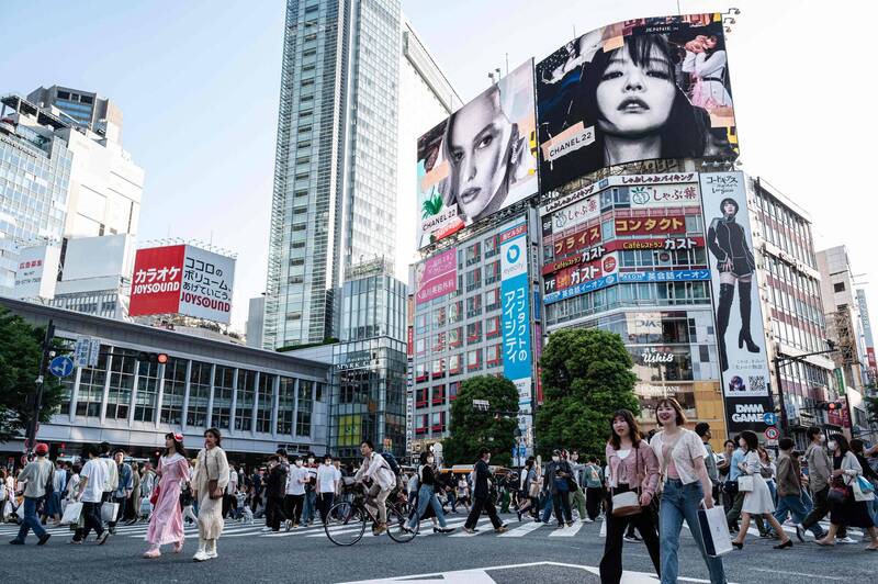 日本觀光業強勁復甦，帶動經濟增長。（法新社）
