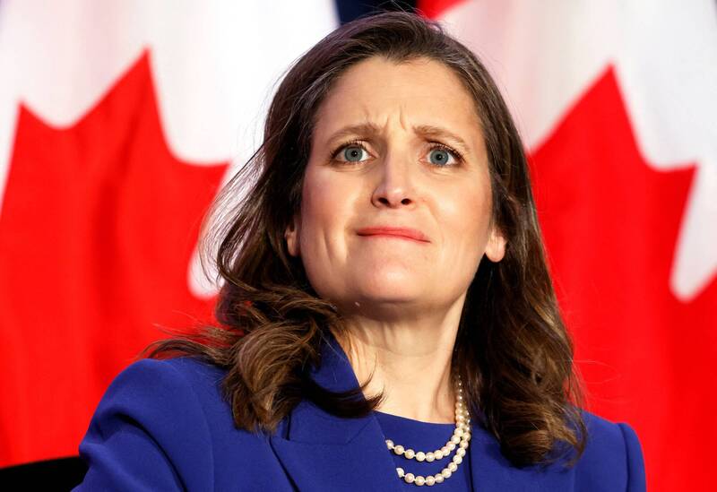 加拿大財長方慧蘭（ Chrystia Freeland ）宣布調查亞投行遭到中共主宰的指控之際，也立即停止與亞投行所有政府主導活動，她明確暗示，加拿大可能退出亞投行。 （路透）
