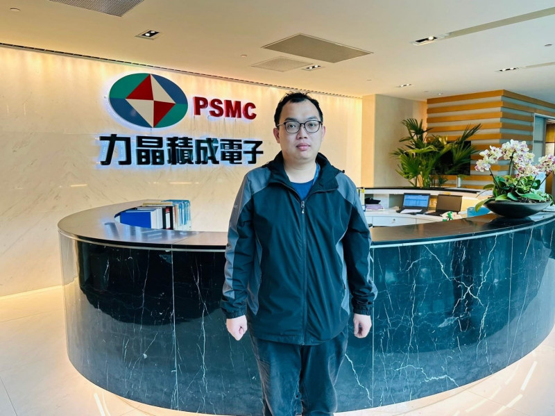 化工畢業生曹建偉透過產業新尖兵順利進入重點產業，也能躋身重點產業成科技搶手人才。（桃竹苗分署提供）