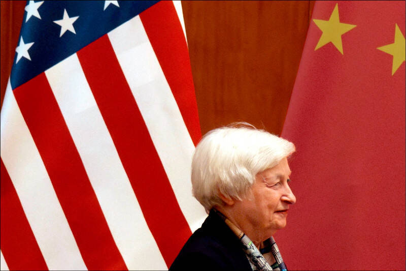 今年7月,美國財政部長葉倫前往北京訪問,試圖說服中國緩解低收入國家的債務危機。(路透)