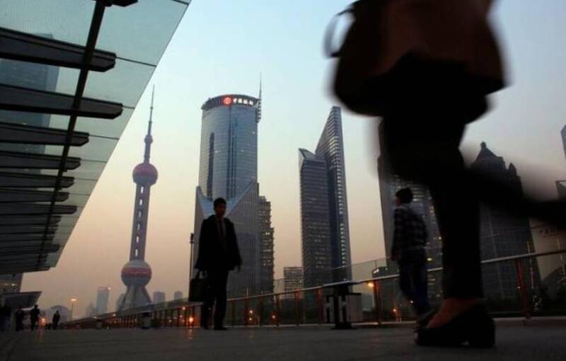 隨著外資企業離開中國,人民幣失去市場核心支持的動能。(路透)
